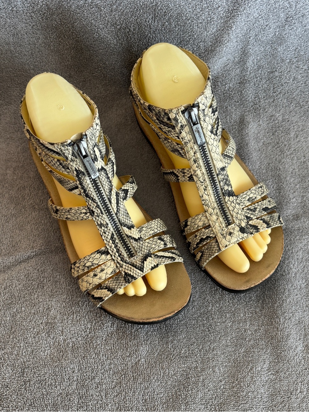 BearPaw Women's Snake-Print Zip Sandals - Black and Tan Size 8